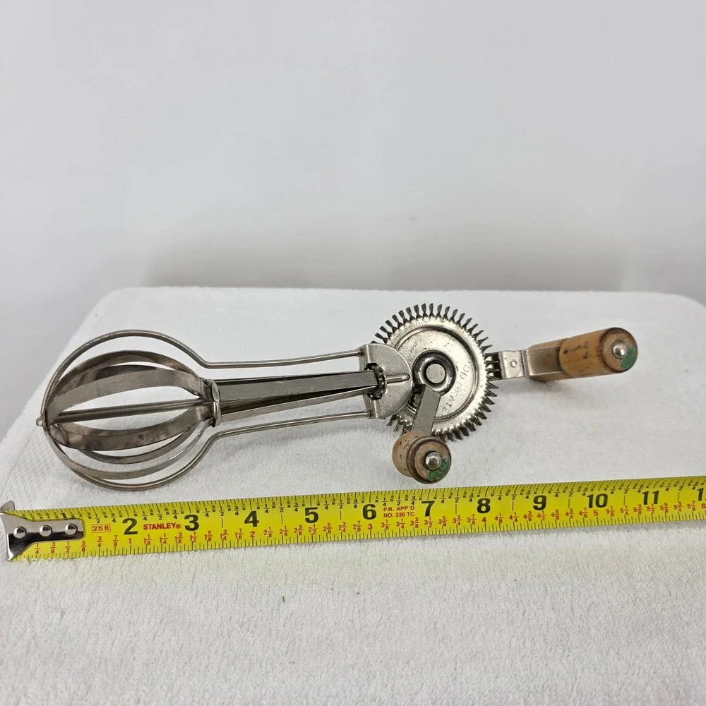 Vintage 1921 Ladd Beater Hand Crank Egg Beater United Royalties Corp Wood Handle